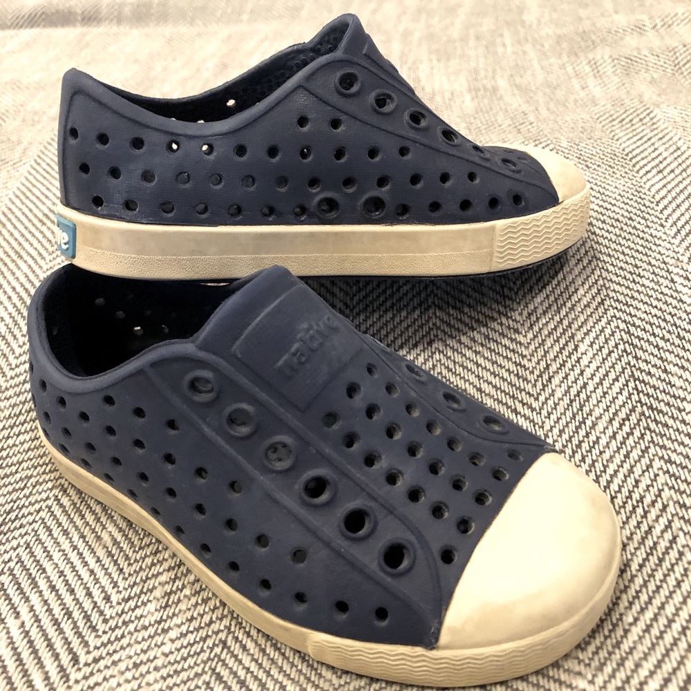 Native Shoes Jefferson Regatta Blue, size 6